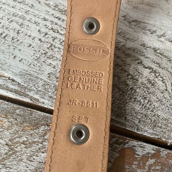 Fossil Interchangeable Leather Watch Band in Pink - Picture 3 of 4